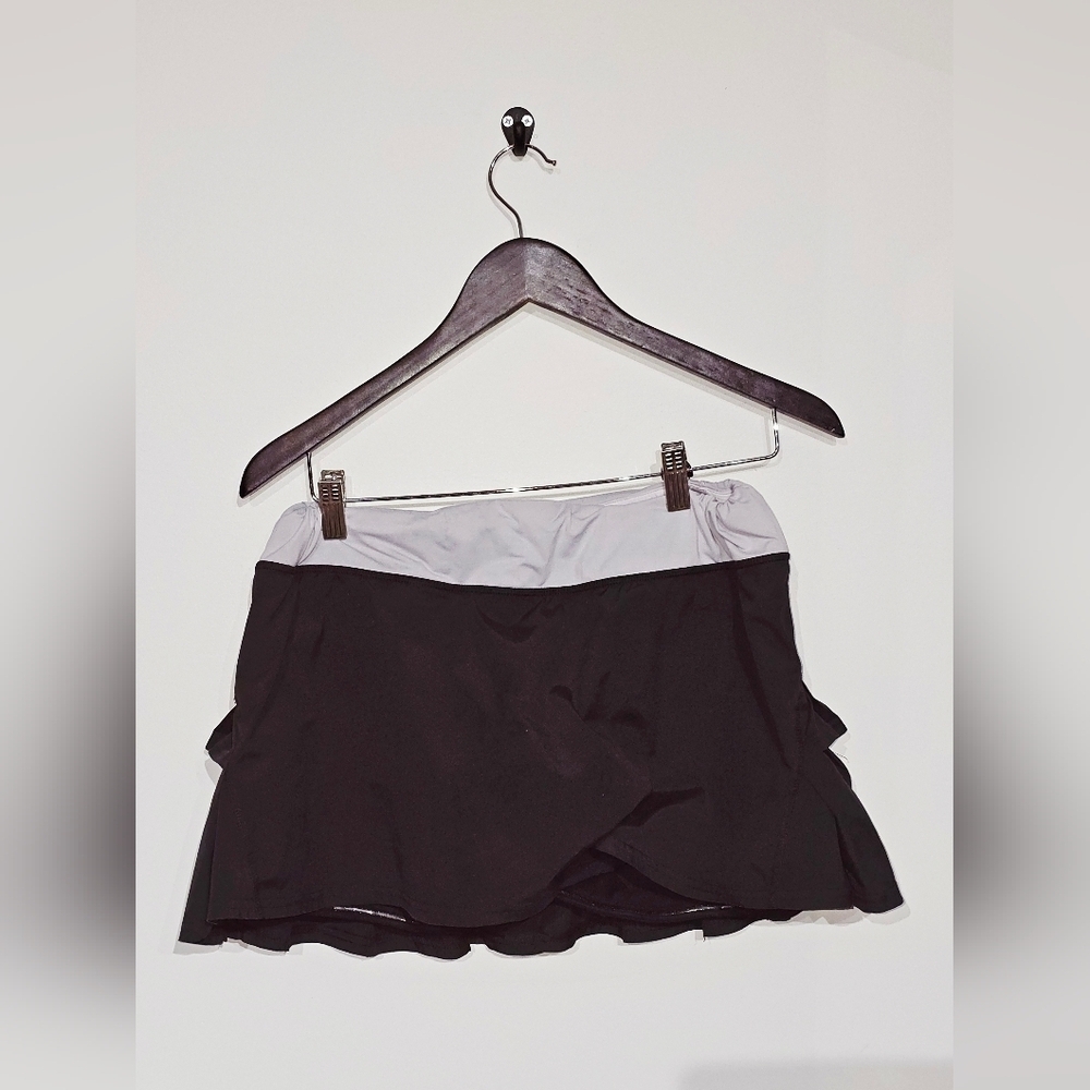Lululemon Skort Size 10 - Picture 1 of 4